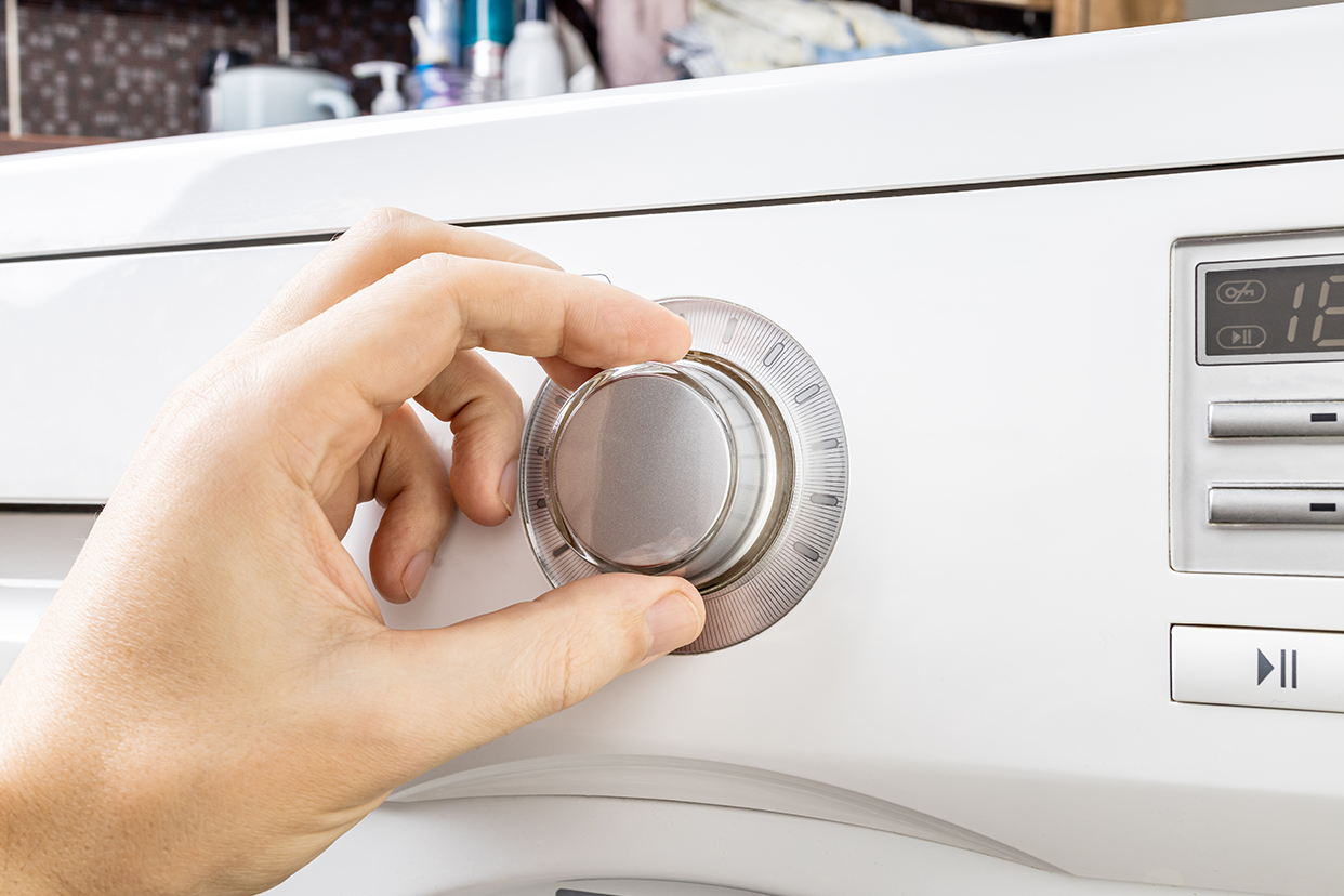 Is there a reset button on a Washing Machine Croma Unboxed